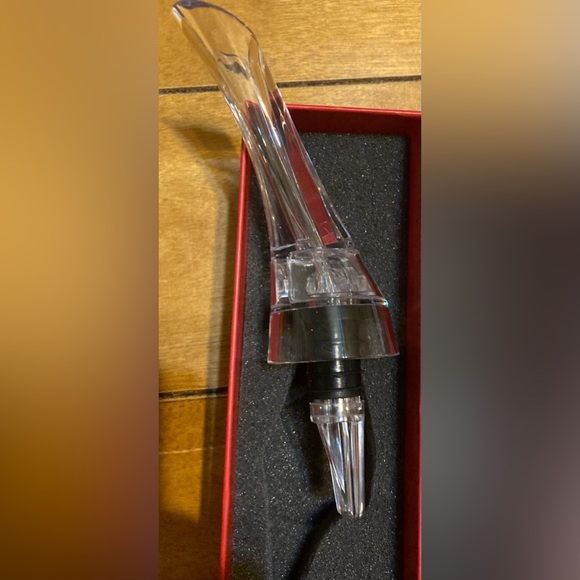 NWT Wine Aerating Pourer - Picture 7 of 10